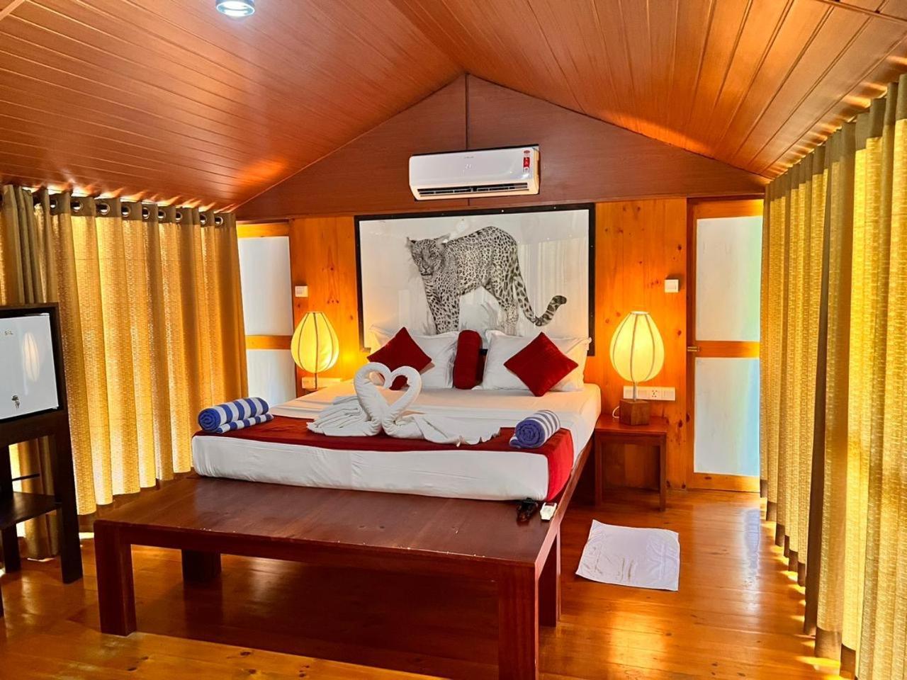 Yala Hotel Lion -Air Conditioned High Luxury Safari Camp Esterno foto
